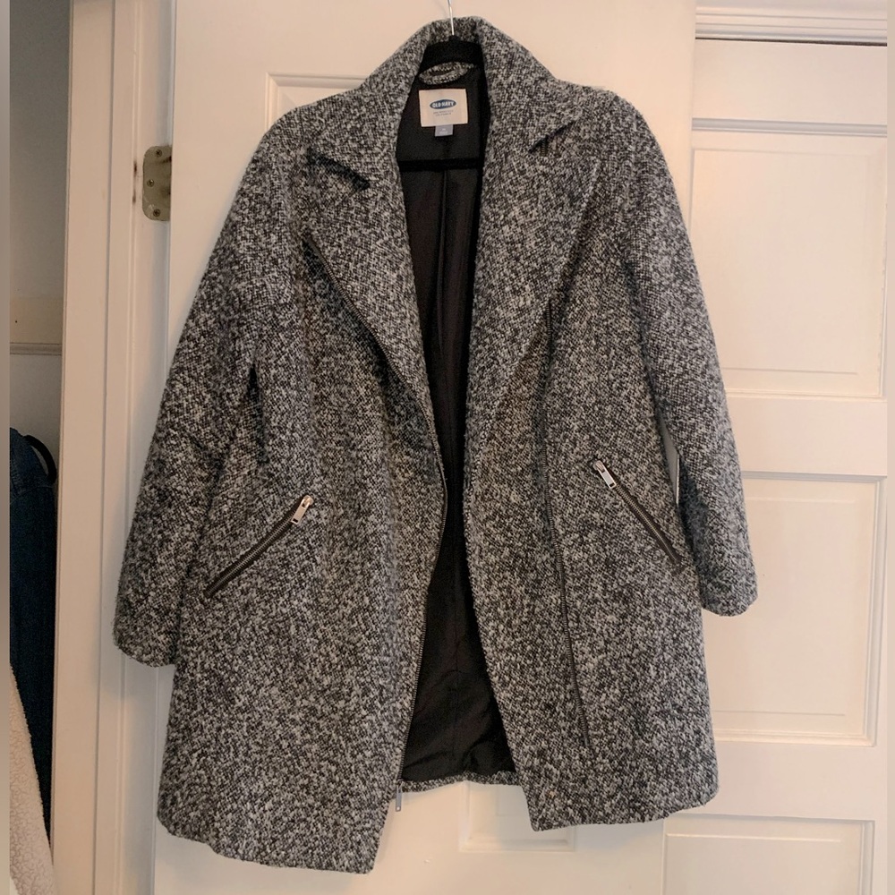 Herringbone Old Navy coat with zipper pockets